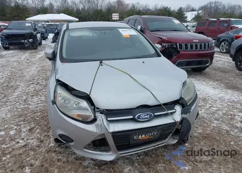 2014 Ford Focus Se z USA, uszkodzony, nr VIN 1FADP3F22EL189169